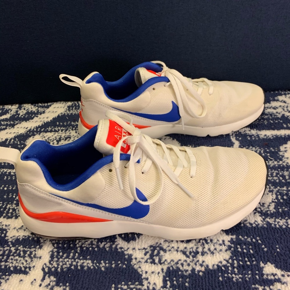 Nike Air Max Siren Running Shoes
